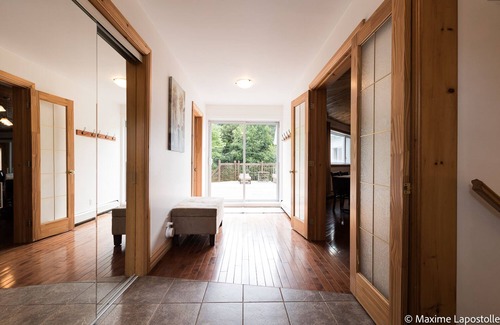 Sainte-Beatrix Maison | La Tour Boisée: Grand Chalet en pleine nature