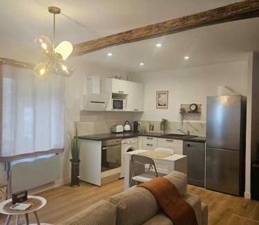 Vertrieu Appartement | "La Tour", Logement cosy, au calme