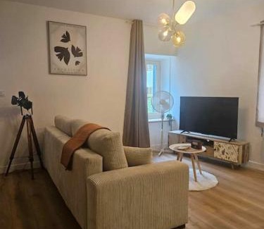 Vertrieu Appartement | "La Tour", Logement cosy, au calme