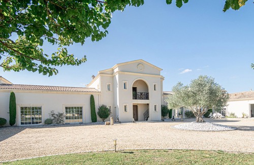 Saint-Laurent-de-Medoc Villa | La Tour Grand Cru du Château Saint Laurent