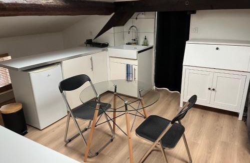 Grezieu-la-Varenne Appartement | La Tour Ronde