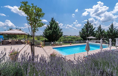 Mirandol-Bourgnounac Villa | La Tourette - Six Chambres Villa, Couchages 14