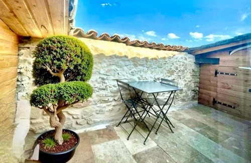 Saint-Genies-de-Malgoires Appartement | La Tropézienne, charm and comfort in the Gard.