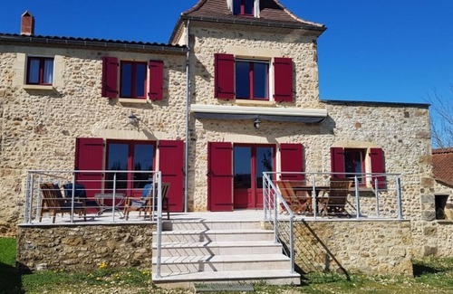 Pays-de-Belves Maison | La Truffière-piscine chauffée