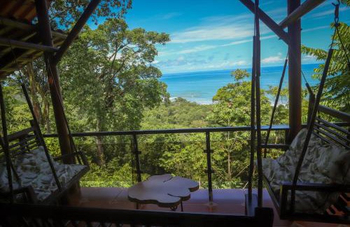 Dominical Cabine | La Uvita Perdida