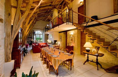 Lalbenque Maison | La Vayssade - Grand Gîte de charme - 14 pers - Piscine & Jacuzzi