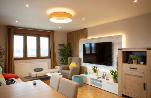 Distrito Sur Appartement | La Veiguela de Gijón I, con plaza de garaje y jacuzzi incluido