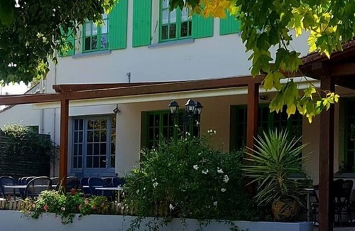 Sansais Hôtel | La Vieille Auberge