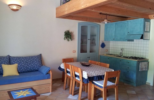 Pucara Appartement | La Vigna - comfortable loft with outdoor hot tub surrounded by lemon gardens