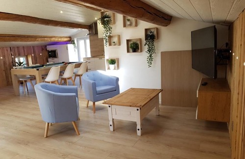 Aubiere Appartement | La Vigne d'Aubière, Spa/Balnéo, Billard,Lit 2mx2m