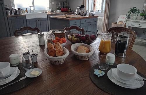 La Creche Lit Et Petit-Déjeuner | La Villa Camille