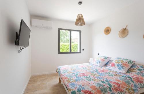 Saint-Victor-la-Coste Maison | La Villa d'Angèle - Villa climatisée avec piscine