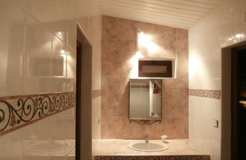 Miribel Lit Et Petit-Déjeuner | La Villa du Rhône