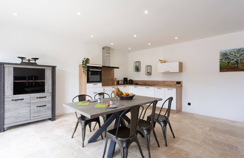 Saint-Victor-la-Coste Maison | La Villa de l'Olivier - Charmante maison climatisée pour 6
