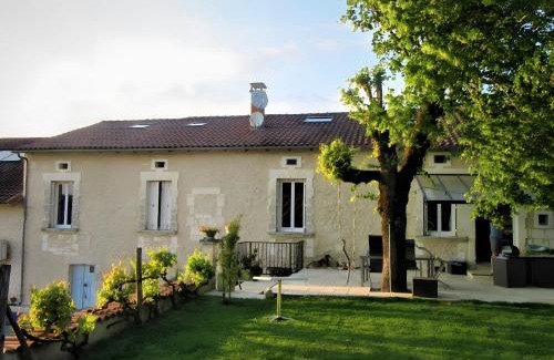 Leguillac-de-l'Auche Maison | La Villa Maeltri