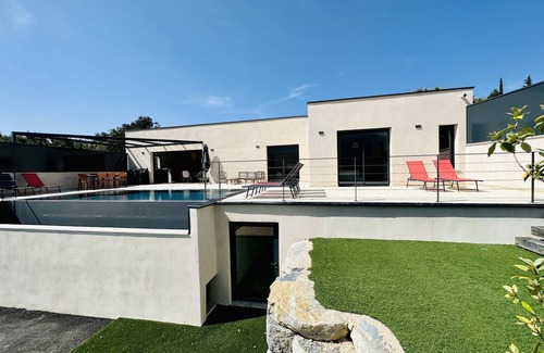 Mollans-sur-Ouveze Maison | La "Villa Romy" Piscine et Spa face au Ventoux en Provence, 5 étoiles