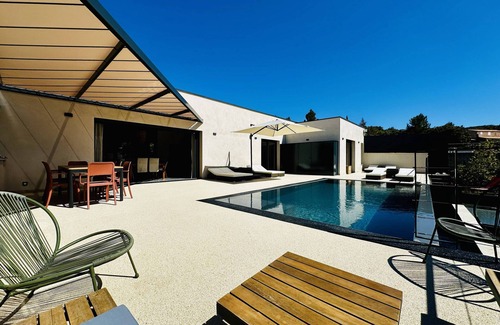 Mollans-sur-Ouveze Maison | La "Villa Romy" Piscine et Spa face au Ventoux en Provence, 5 étoiles