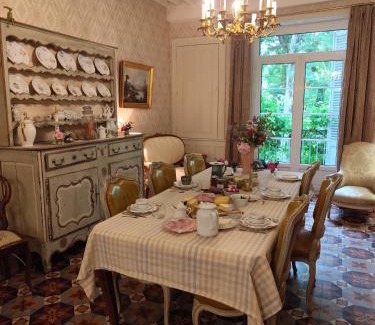 Montmirey-la-Ville Maison | La Villa Romaine