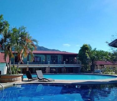 Pansol Hôtel | La Vista Pansol Resort Complex by RedDoorz