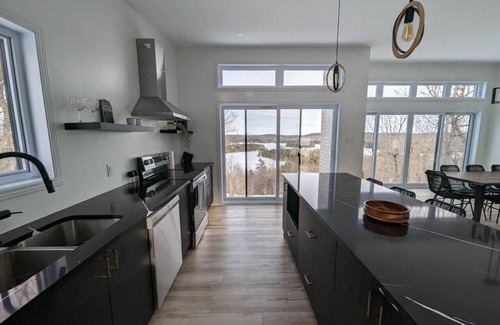 Val-des-Monts Cabine | La Vue - Mountain Top Cottage