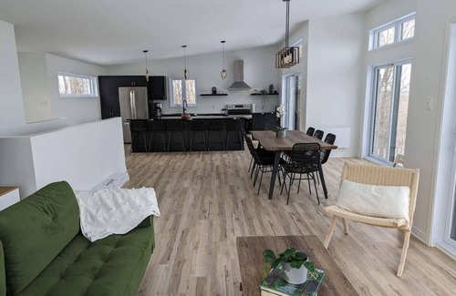 Val-des-Monts Cabine | La Vue - Mountain Top Cottage
