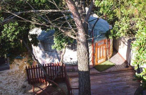 Caveirac Maison | La yourte de Nîmes, sauna, spa , jacuzzi piscine et aire de jeux privatif