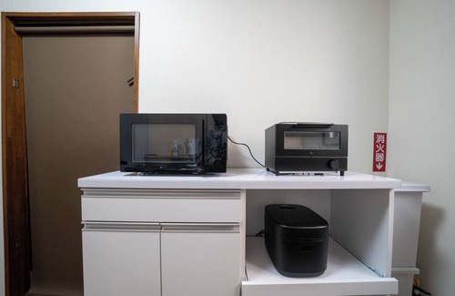 Higashi Appartement | LABRADORITE
