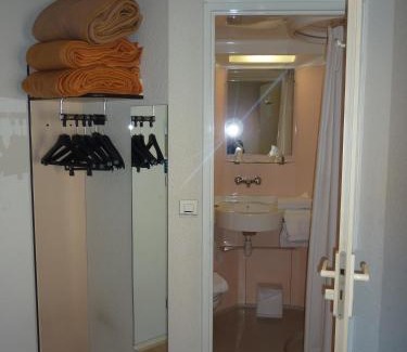 Montreal-la-Cluse Hôtel | Lac'Hotel France