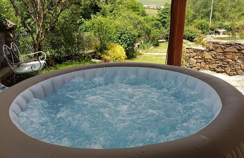Chataigneraie Cantalienne Maison | Manoir Lacalmontie