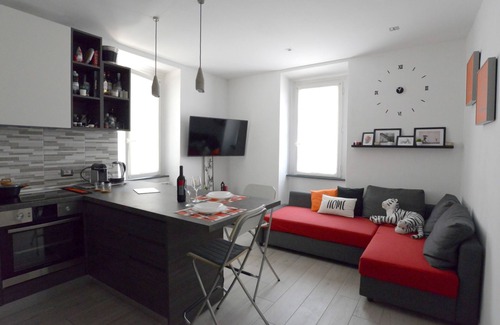 Carate Urio Maison | LaCasetta Como Lakeview Terrace appartement rénové.