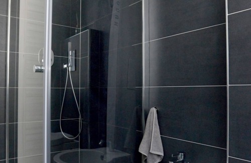 Carate Urio Maison | LaCasetta Como Lakeview Terrace appartement rénové.