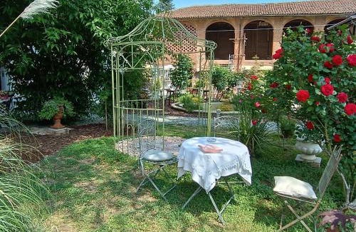 Bosco Marengo Lit Et Petit-Déjeuner | Lacetoliera Residenza d'epoca