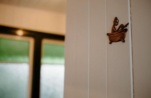 Laceys Creek Maison | Lacey's Creek Homestead