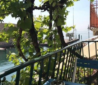 Lazise Old Town Appartement | Lacisivm Lake View