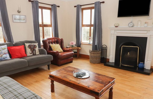 Murroogh Cottage | LACKAMORE, pet friendly, with a garden in Lahinch, County Clare