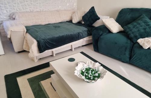 Bow West Maison | Lackco's Dulux Room for Royals