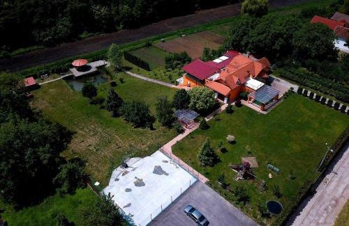 Nustar Maison | Ladanjska Kuca Maras