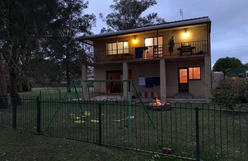 Lake Macquarie City Council Maison | Lago Mac - dog friendly lake house with great sunsets
