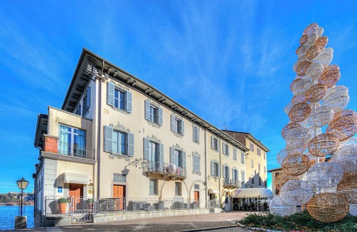 Arona Appartement | Lago Magico Pied Dans L' Eau