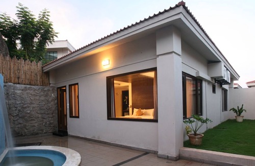 Bommaraspet Hôtel | Lagoon Bay at Leonia