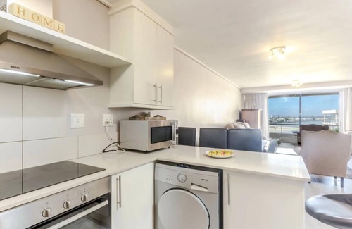 Lagoon Beach Appartement | Lagoon Beach Apartment with Pool and Ocean Views