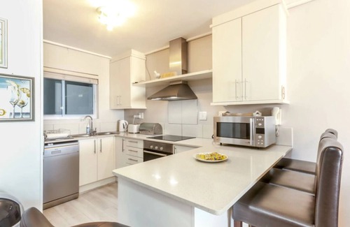 Lagoon Beach Appartement | Lagoon Beach Apartment with Pool and Ocean Views