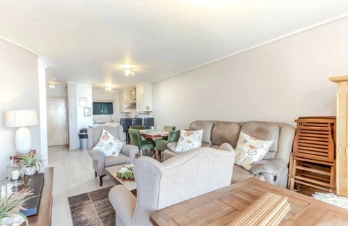 Lagoon Beach Appartement | Lagoon Beach Apartment with Pool and Ocean Views