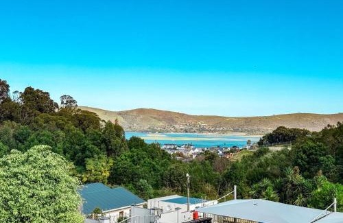 Knysna Appartement | Lagoon View Retreat-Stylish 2BR in Central Knysna