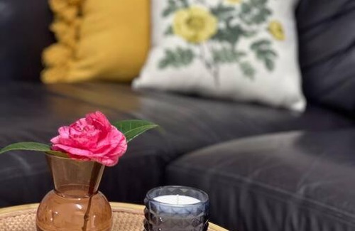 Stanthorpe Maison | LAHOOL GUEST HOUSE JUST A CREEKSIDE STROLL TO TOWN