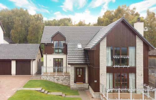 Aviemore Maison | Lairig Ghru Lodge