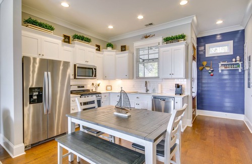 Greenwood Cottage | Lake Access & Boat Slip: Greenwood Cottage!