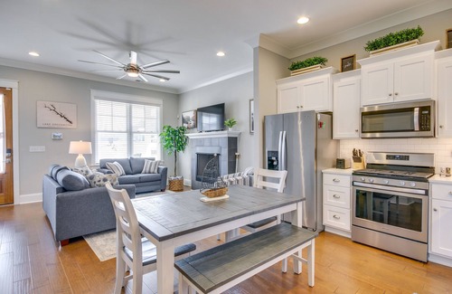 Greenwood Cottage | Lake Access & Boat Slip: Greenwood Cottage!