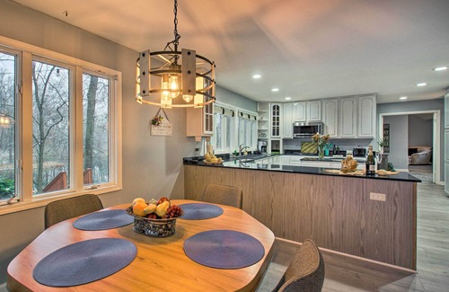 Ortonville Maison | Lake Access, Hot Tub & 2 Decks: Ortonville Retreat