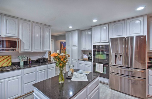 Ortonville Maison | Lake Access, Hot Tub & 2 Decks: Ortonville Retreat